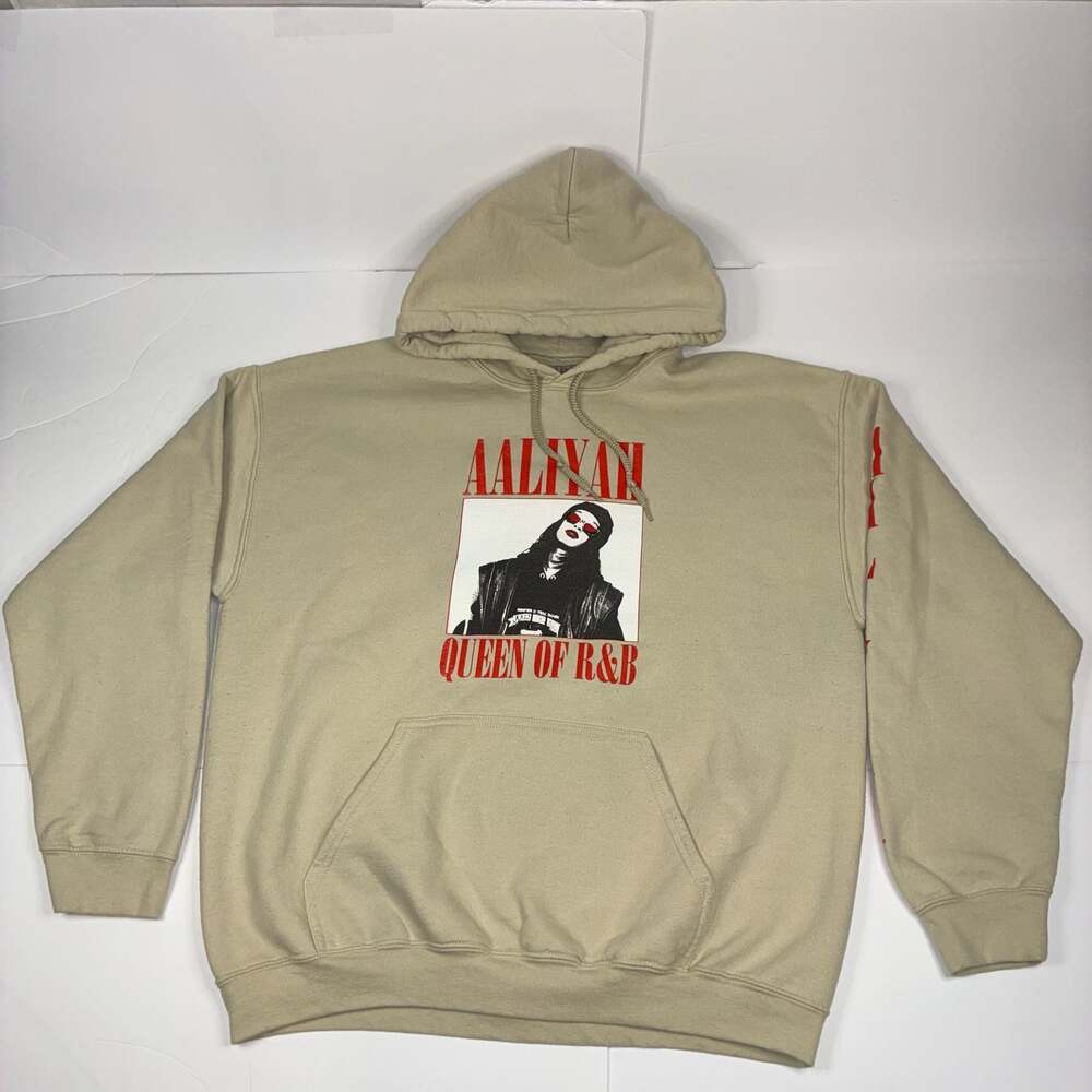 Aaliyah Queen of R&B Graphic Hoodie Size M
